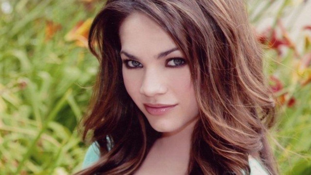 rebecca herbst new haircut 2022