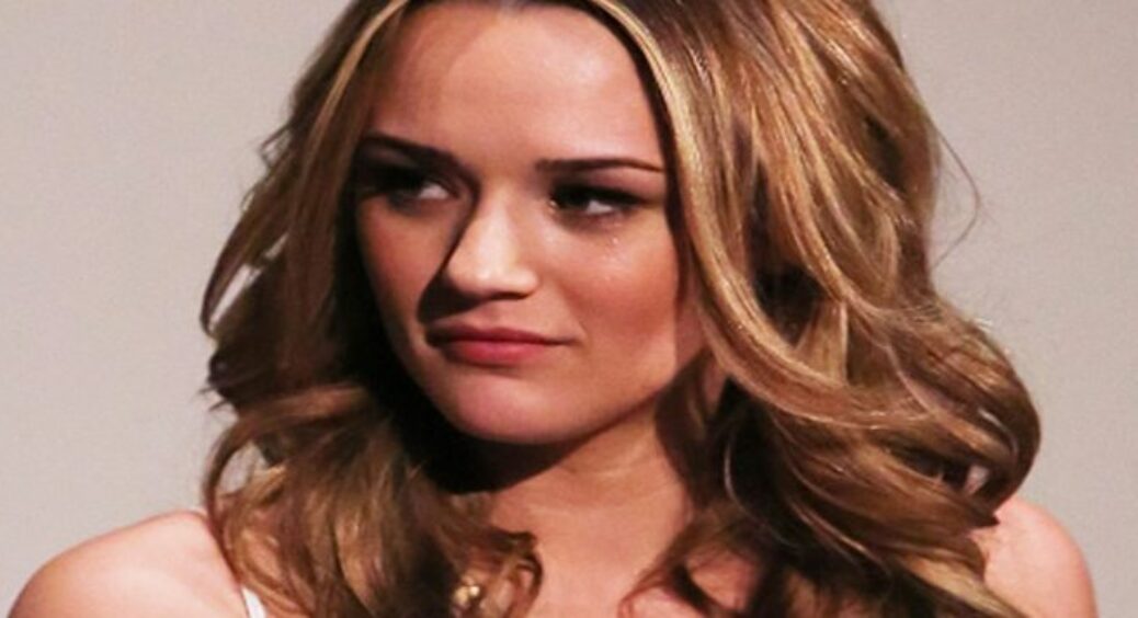 Young and the Restless Star Hunter King Takes on the Haters!