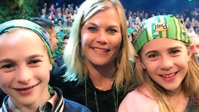 Alison Sweeney Has A BIG Surprise For A Class Full Of Kids