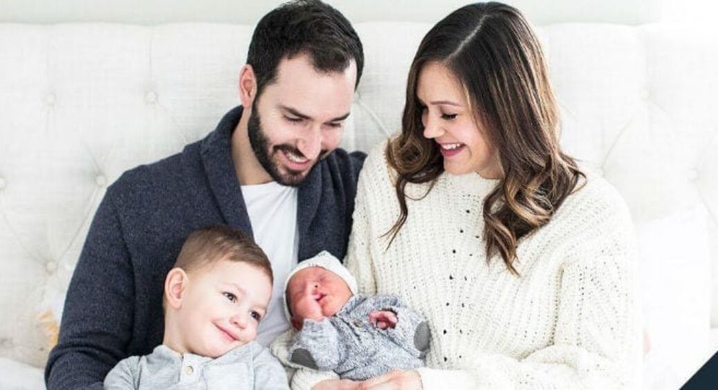Bachelorette Star Desiree Hartsock Dishes On Her Home Birth: “It Was Even Better This Time Around”