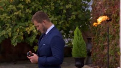 Chris Harrison Reacts To Colton Holding A Ring Box With No Ring!