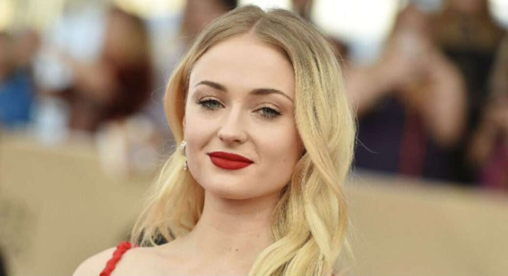 Sophie Turner Pays Tribute To Game of Thrones Co-Star
