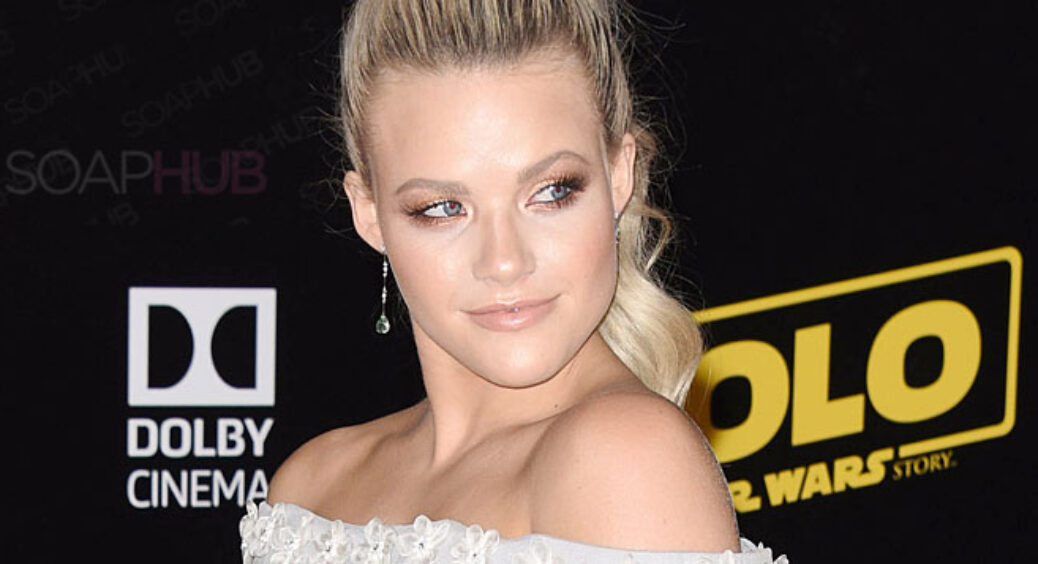 Five Fast Facts on Dancing With The Stars Pro Witney Carson