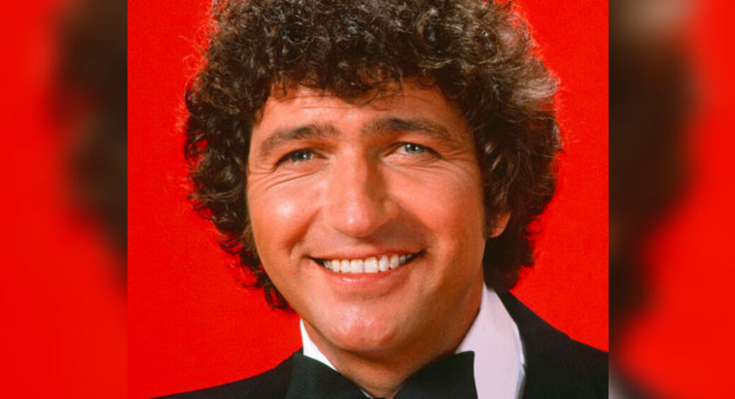 Mac Davis, Country Music Star And Grammy-Nominated Song Writer Dead At 78