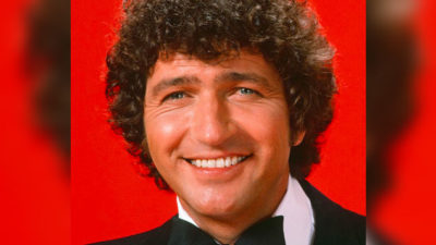 Mac Davis, Country Music Star And Grammy-Nominated Song Writer Dead At 78