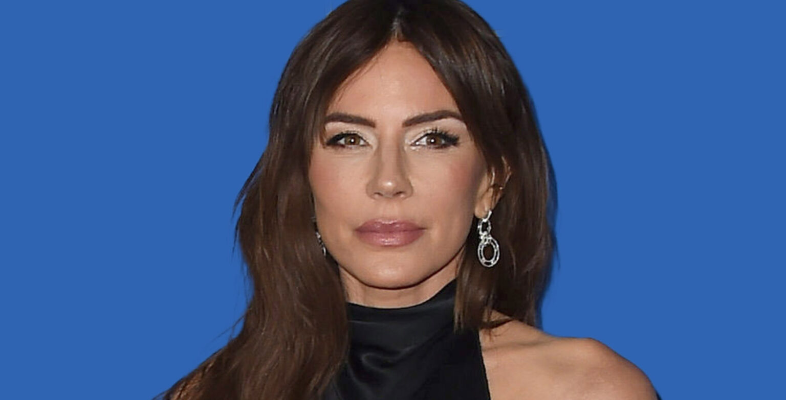 Krista Allen Previews Something New for Dr. Taylor Hayes on B&B(02)