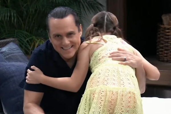 sonny gets a hug from avery on general hospital.