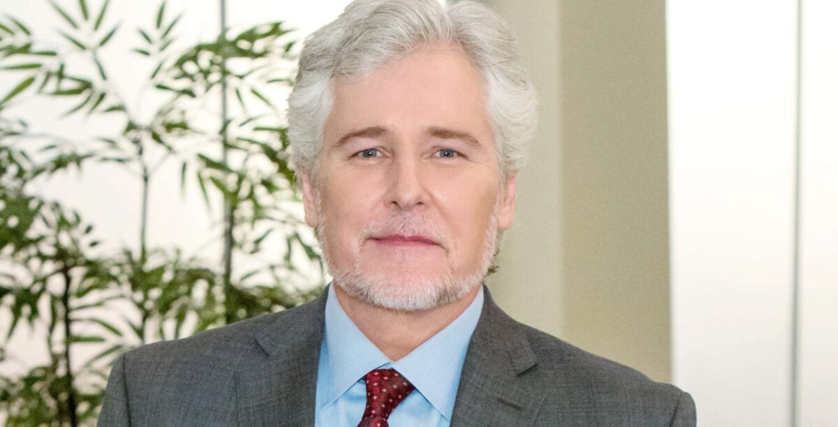 michael e. knight is out on general hospital.
