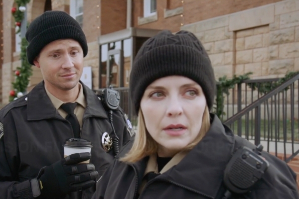 Days of our Lives alum Jen Lilley in Chrismystery.