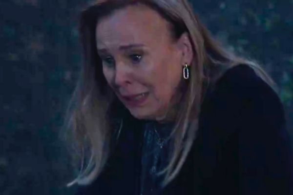 General Hospital's Laura is horrified when she finds a dead Dalton in her trunk.