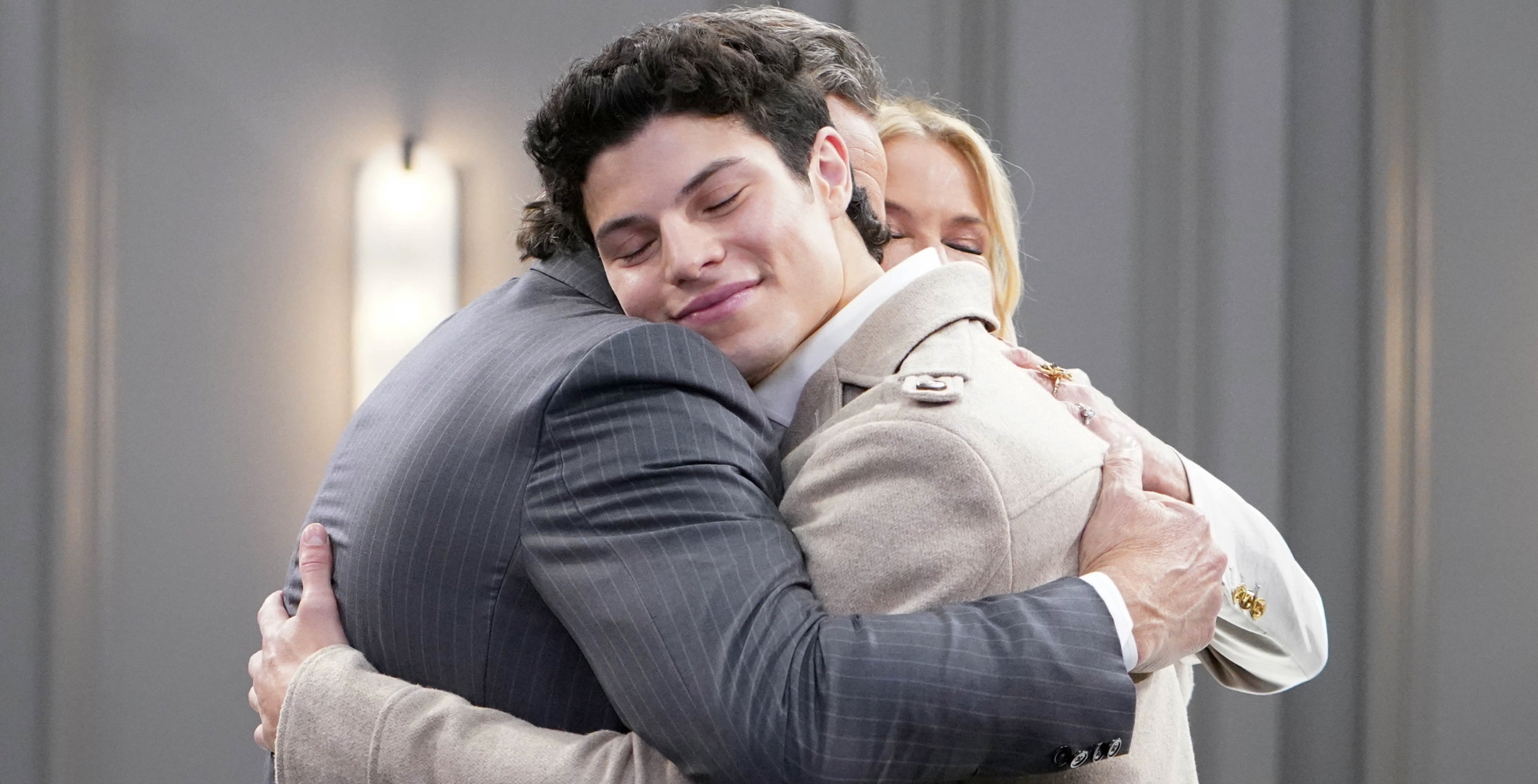 Bold and the Beautiful spoilers January 15 RJ hugging Ridge and Brooke.